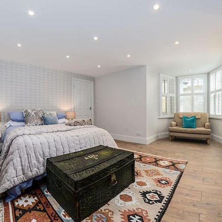 Apartment West With Free Parking Whitby Eksteriør billede